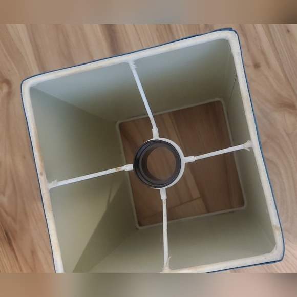 Teal lamp - Picture 3 of 3